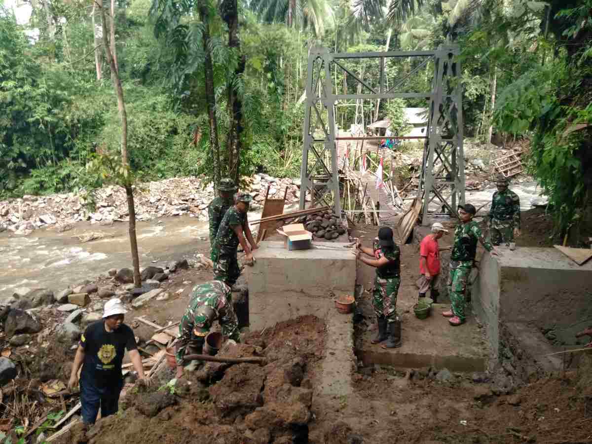 Hari ke-32, Baja Bertemu Beton di Sungai Binau: Danramil Songgon Pimpin Langsung Rampungkan Jembatan Garuda