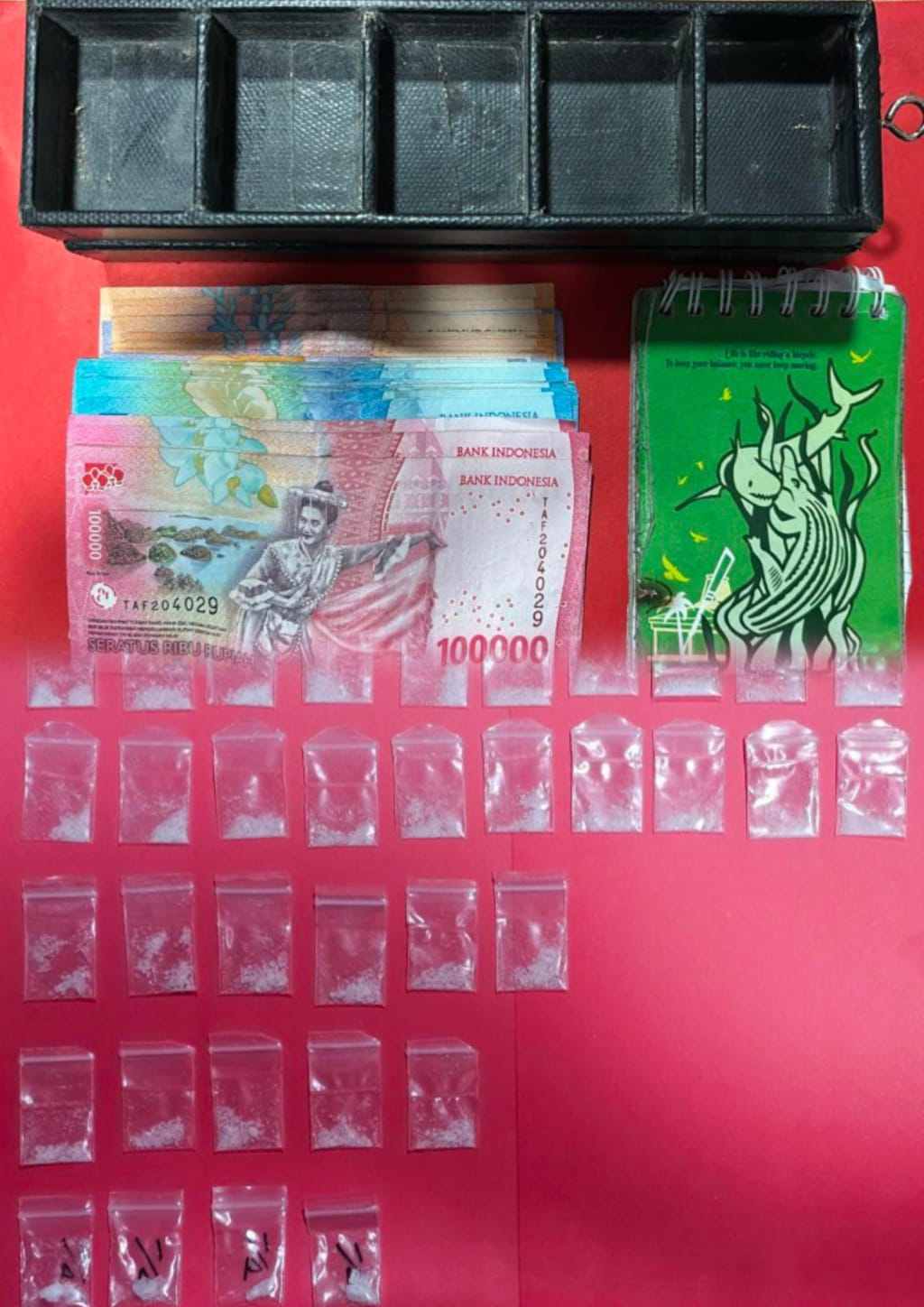 Satresnarkoba Tanjung Perak Amankan Dua Orang Pengedar Sabu di Benteng Dalam Surabaya