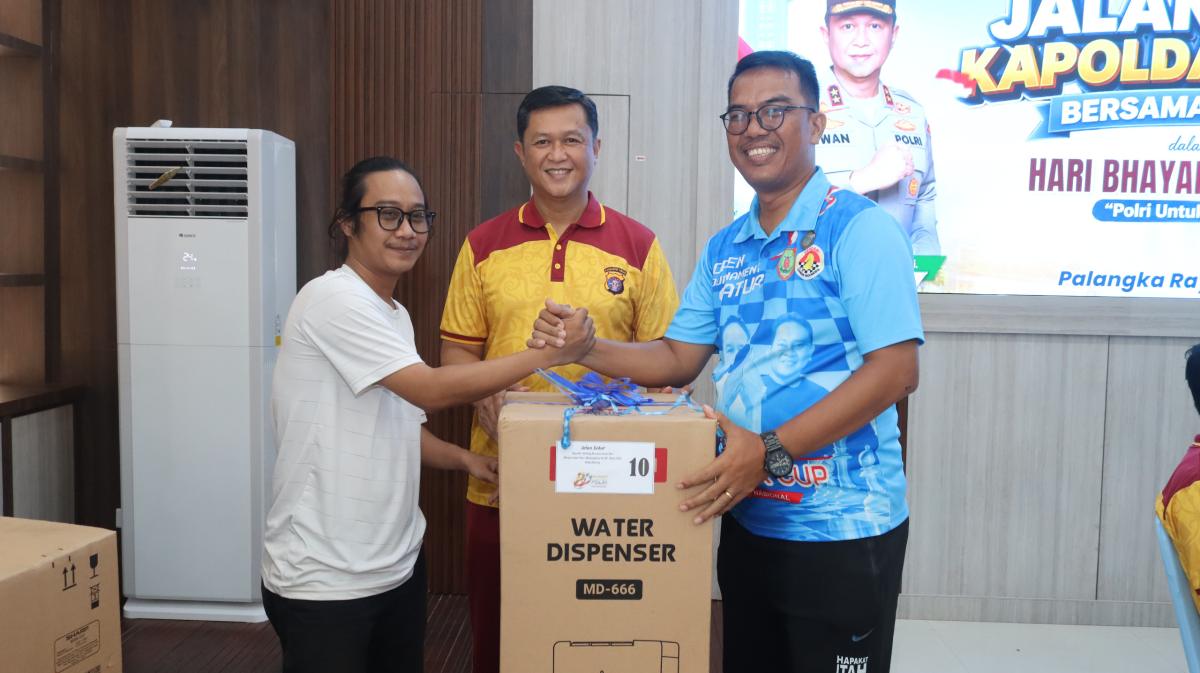 Sambut HUT Bhayangkara ke-80, Polda Kalteng Gandeng Insan Pers Perkuat Sinergi Lewat Jalan Sehat