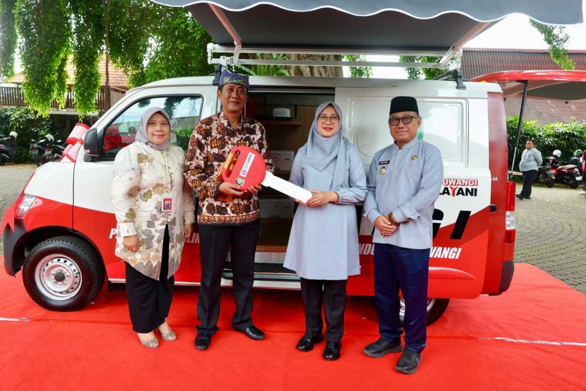 Perkuat Layanan Publik, Pemkab Terima Bantuan Mobil Pelayanan Adminduk