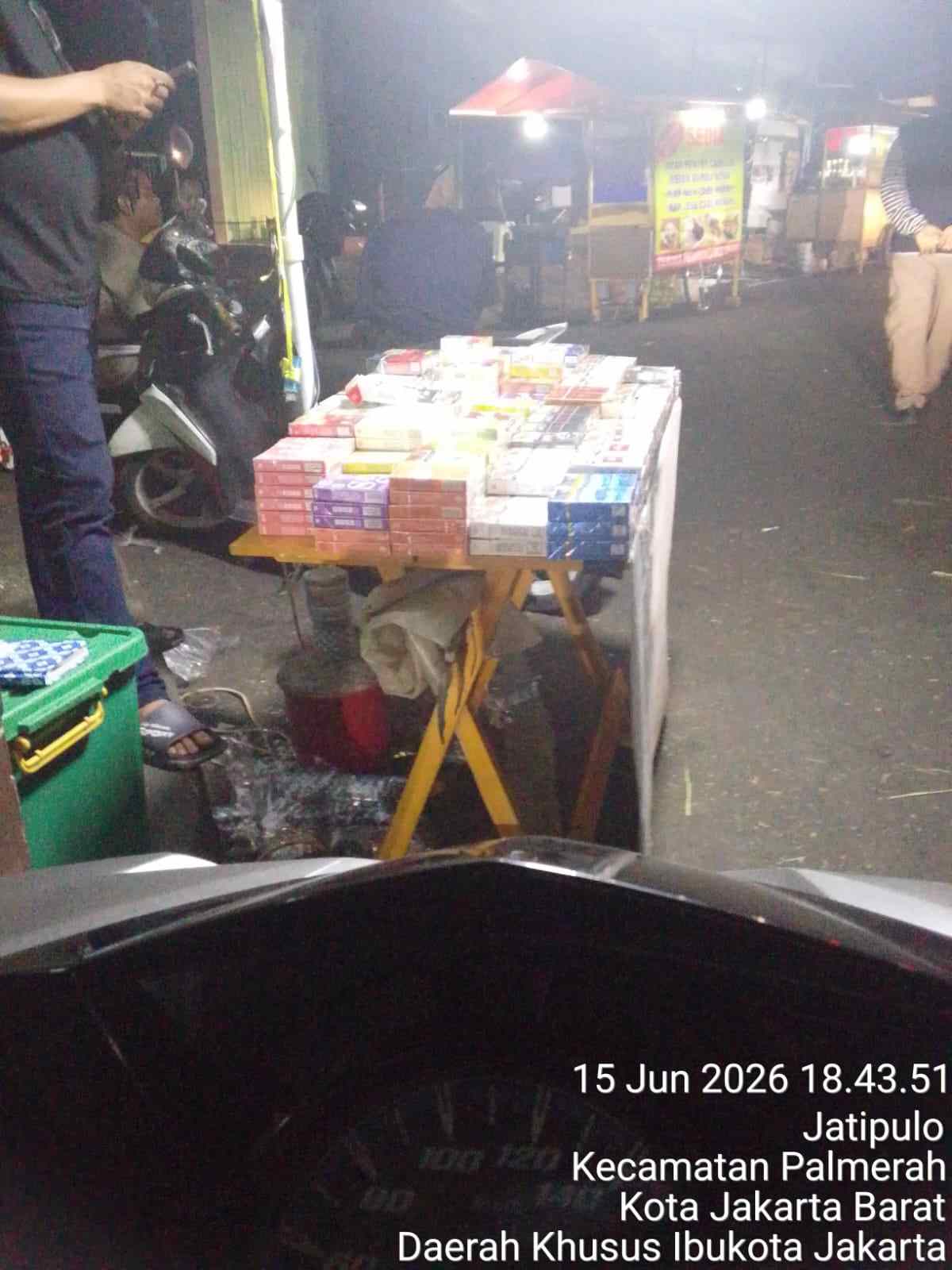 Rokok Ilegal Dijual Bebas di Pinggir Jalan, Diduga Koordinasi dengan Aparat Penegak Hukum 